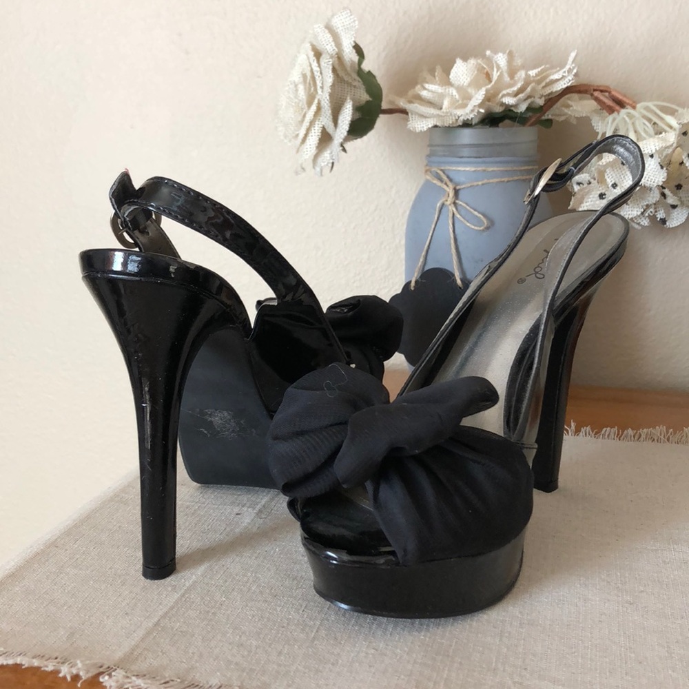 Black Patent Leather Heel with Bow front